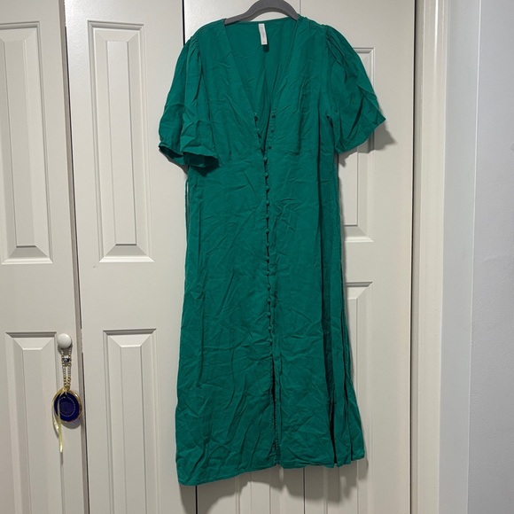 Mango Dresses & Skirts - Green Button-Down midi Dress